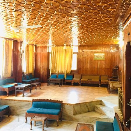 Hotel Kashmir Hill Town Srīnagar Exterior foto